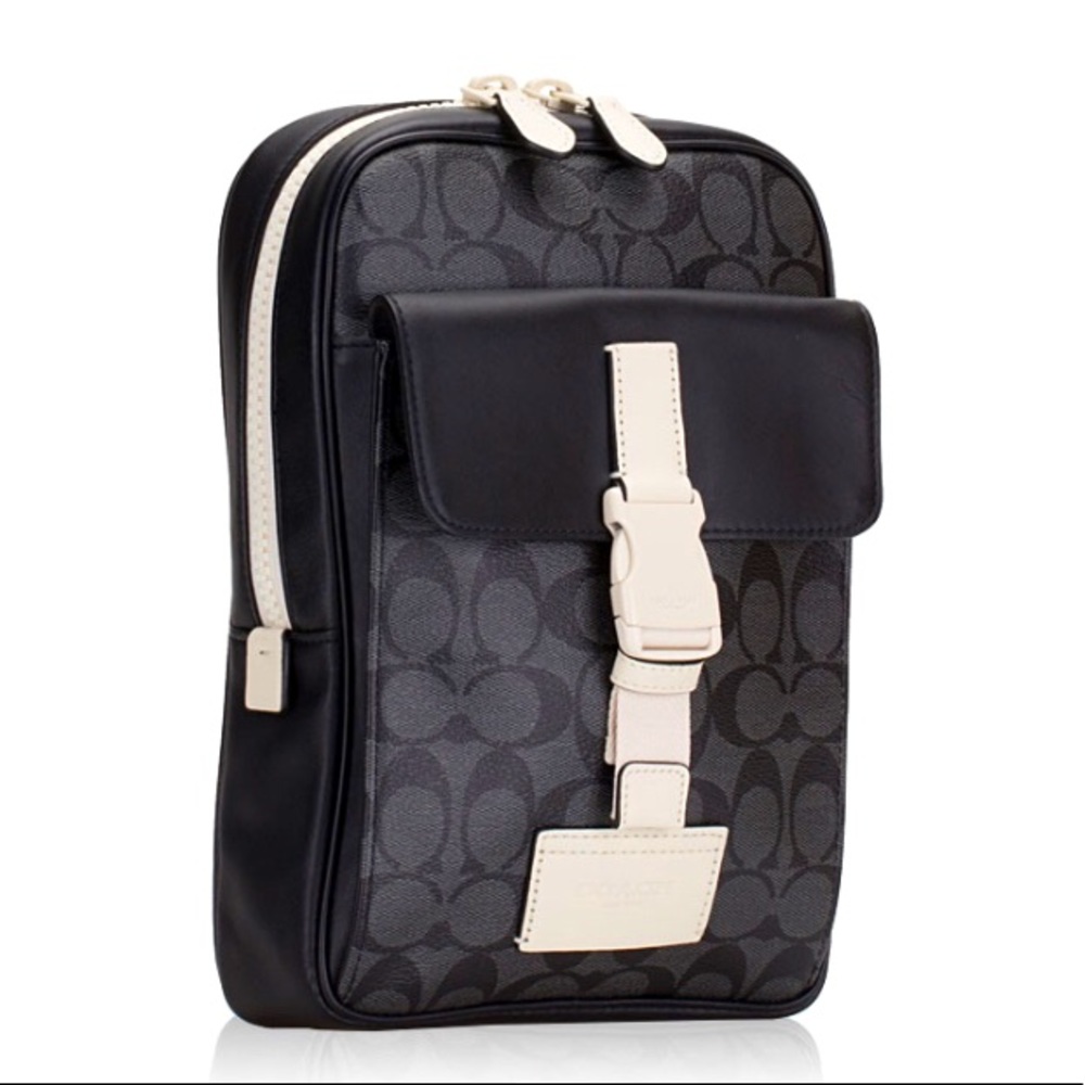 MEN C6645 SIGNATURE TRACK PACK CHARCOAL CHALK